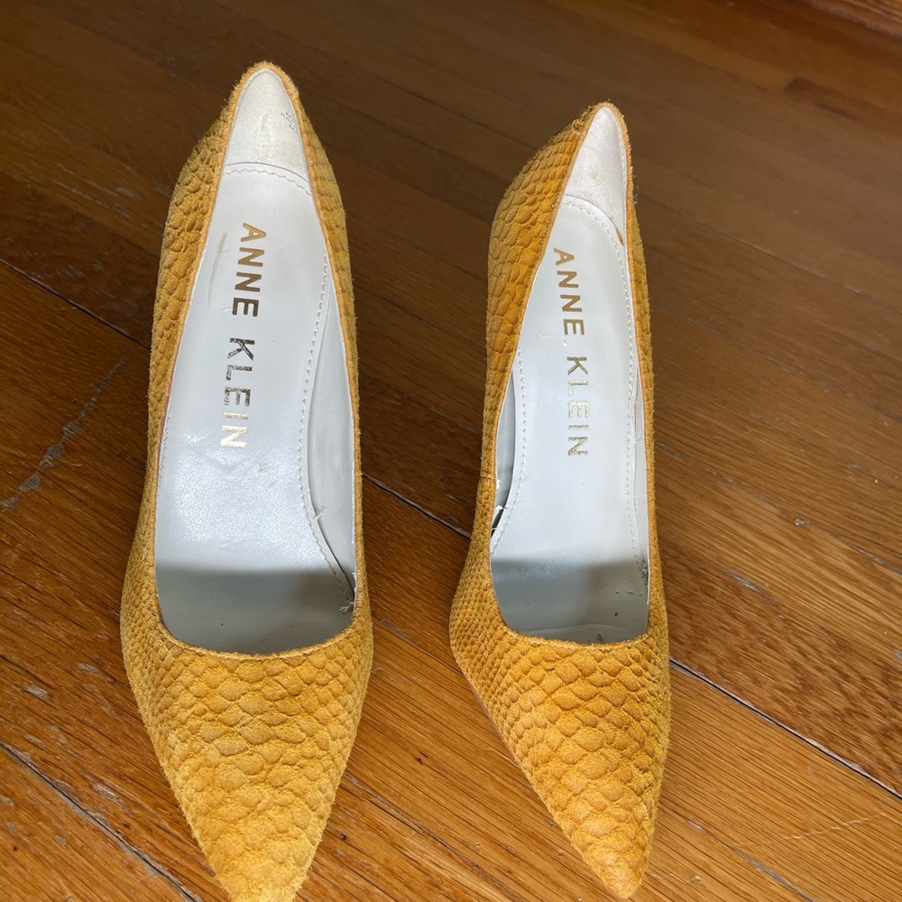Yellow Suede Snake Skin Heels - Picture 15 of 17